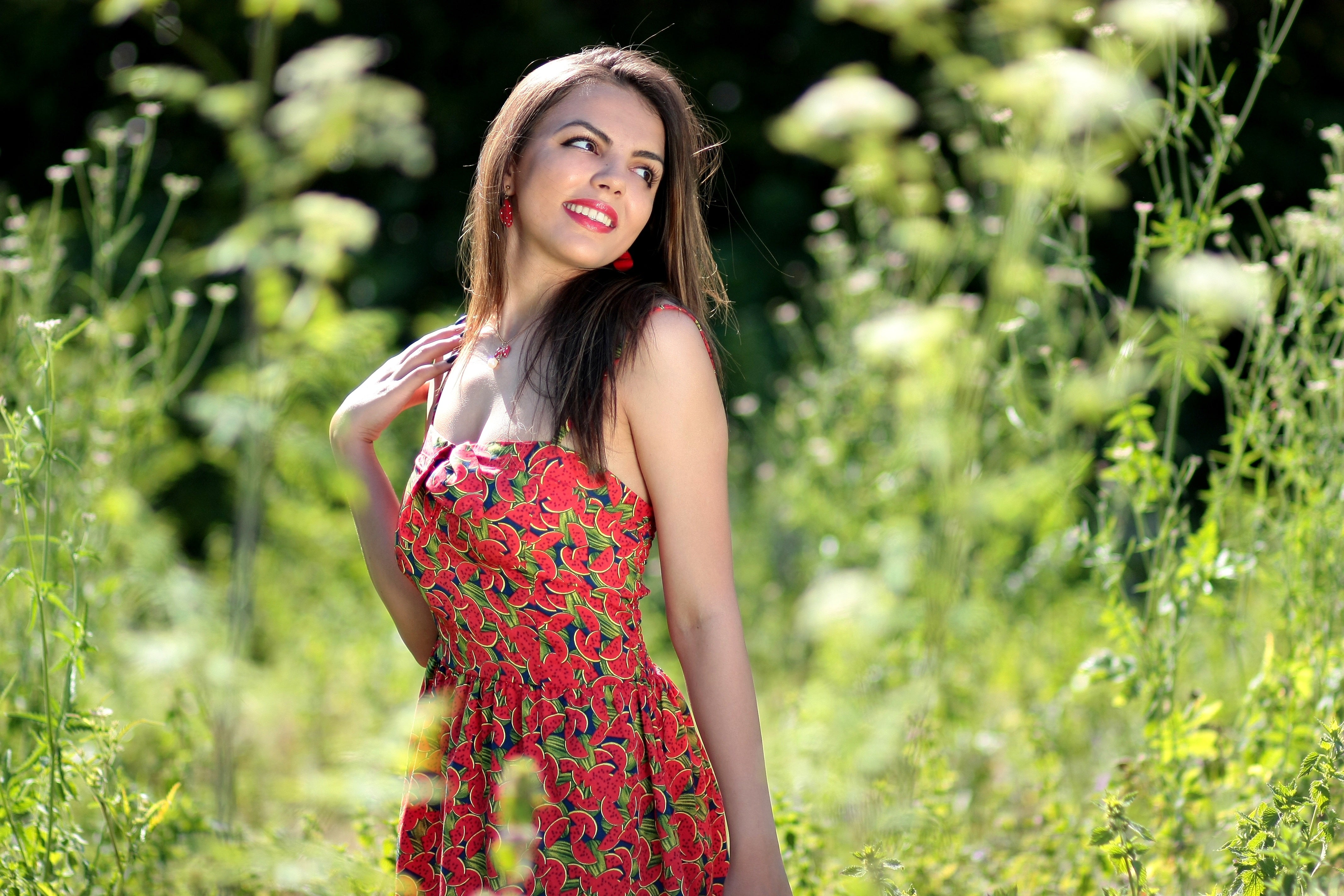 files/grass-person-girl-woman-lawn-photography-meadow-flower-portrait-model-spring-green-autumn-fashion-lady-bride-smiling-long-hair-dress-happy-photograph-beauty-beautiful-pretty-abdomen-p.jpg